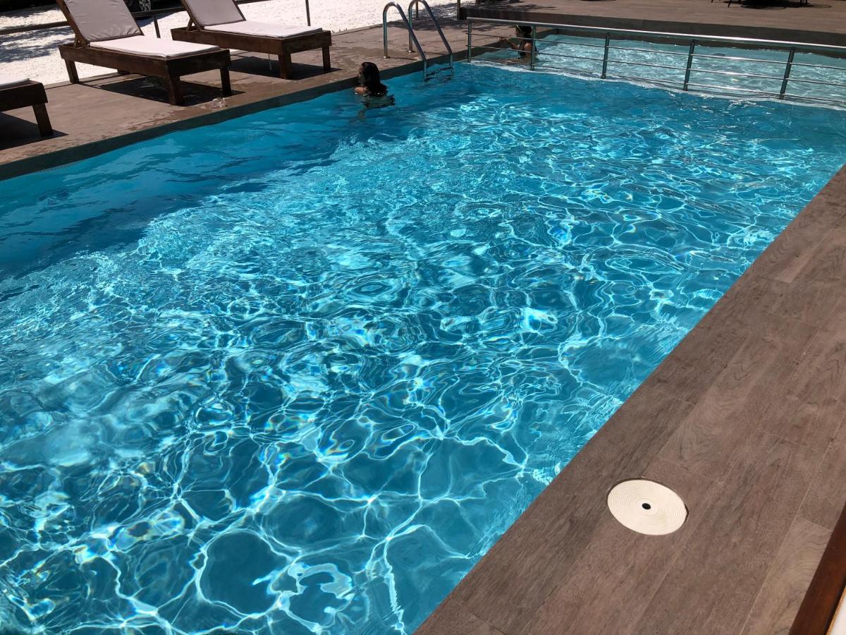 Studios River بوتوس المظهر الخارجي الصورة