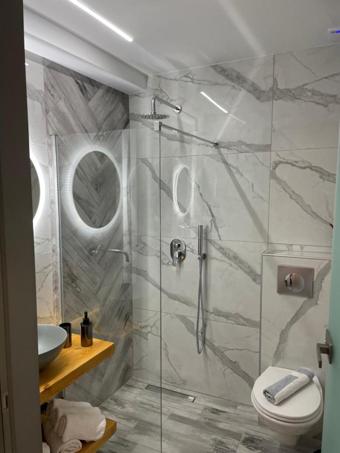 Studios River بوتوس المظهر الخارجي الصورة